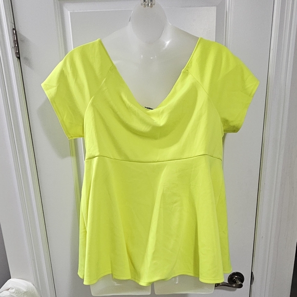 Torrid 3x yellow neon peplum top 💛 - Picture 4 of 5